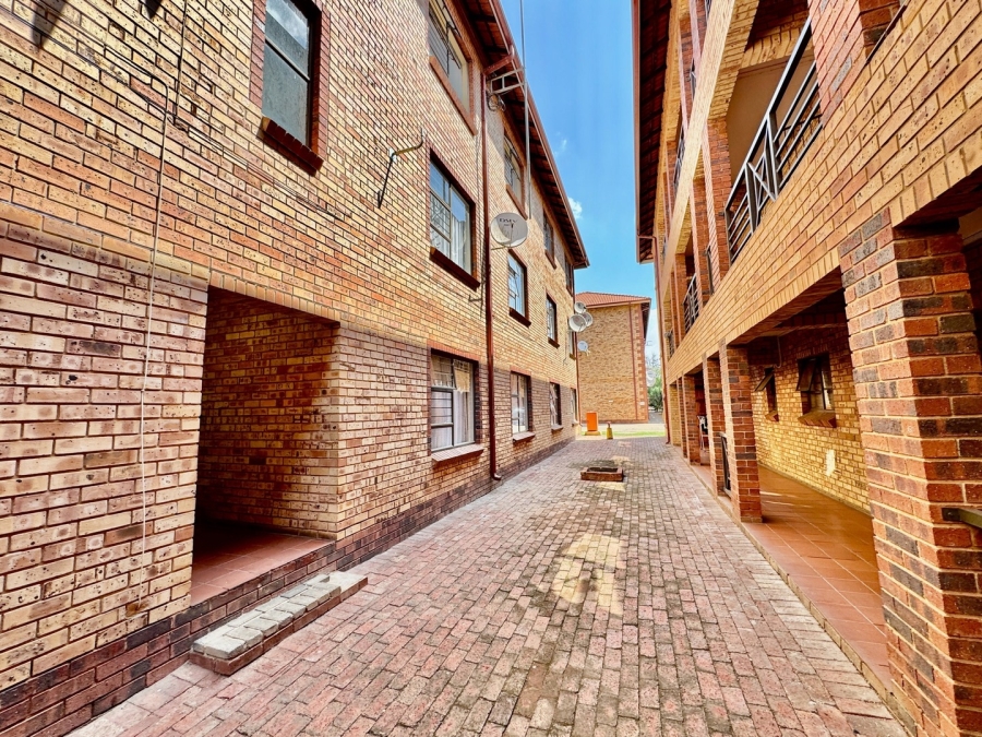 2 Bedroom Property for Sale in Potchefstroom North West